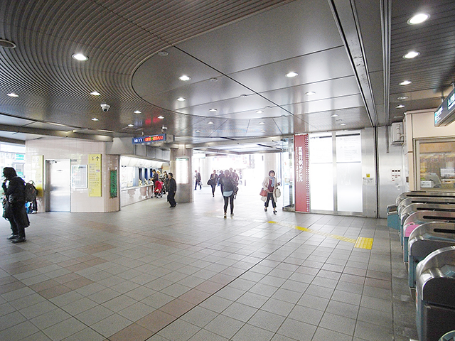 1)茗荷谷駅 正面改札を出て右折
